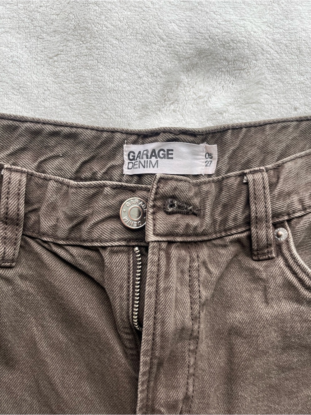 Garage Slouchy Jeans in Brown